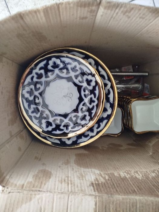 Stol6stul24ta zontik 1ta lagan,qoshiq,piyola,non soladigan,termiz