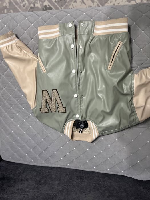 Куртка-бомбер на девочку