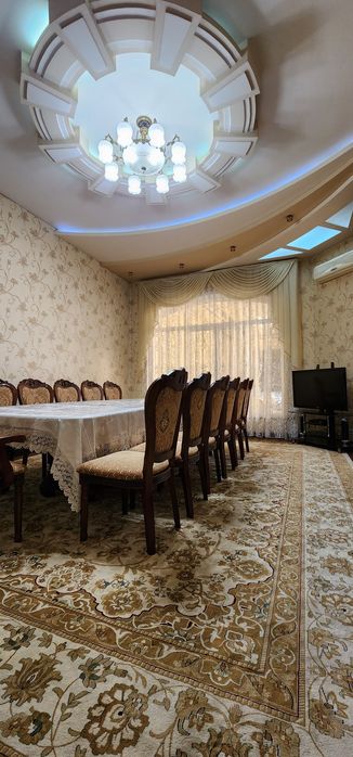 Охунбобоевда 6 соток ер майдонида жойлашган тайёр уй сотилади