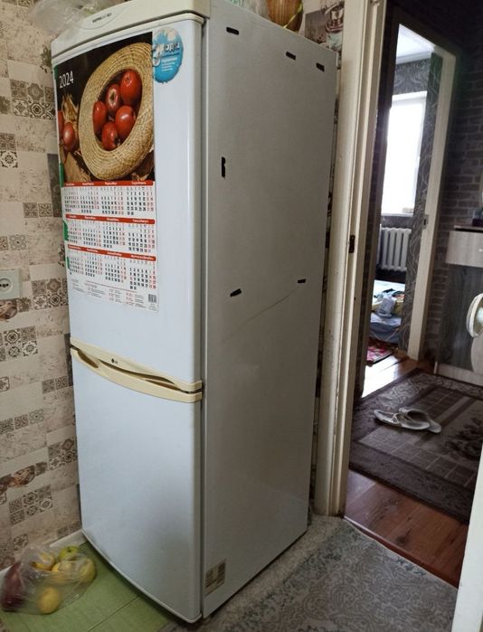продаю холодильник