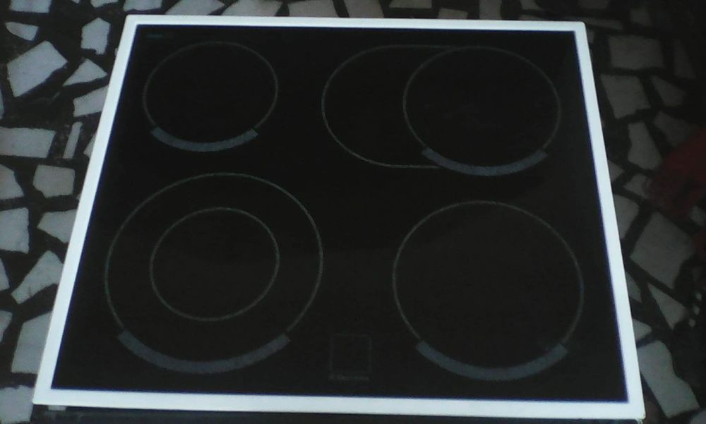 Plita cu cuptor electric Electrolux