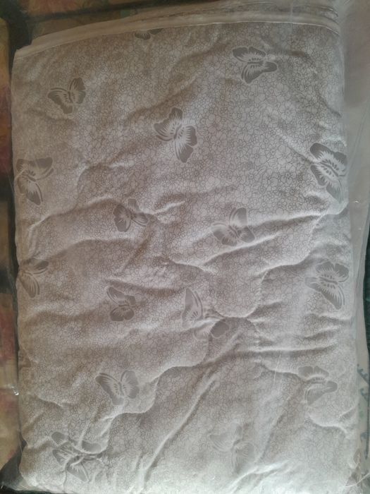 Продам одеяло и подушки