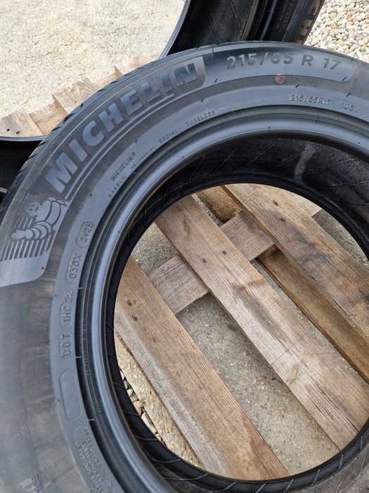 2anvelope vara 215 65 17 Michelin(profil 80% dot 2023)