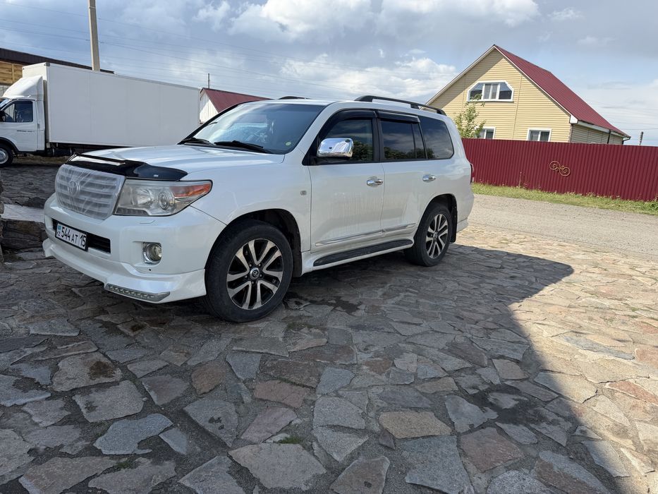 Продам land cruiser 200