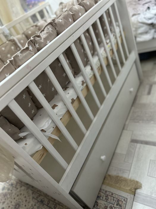 Детская кроватка