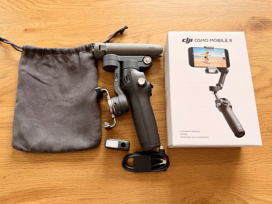 DJI Osmo Mobile 8 Advanced Tracking Combo – Чисто Нов, Пълен Комплект + Подарък