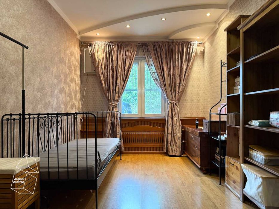 (Добрый) Госпиталка, 115 м², 3/1/4, Аутентичная квартира