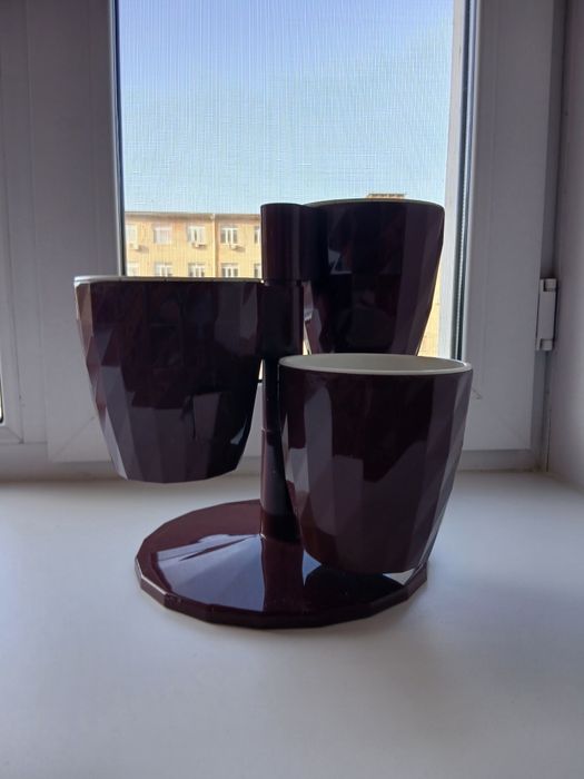 Продам подставку под цветы.