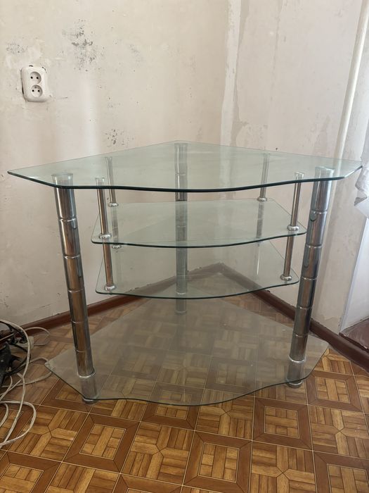 Подставка под телевизор в хорошем состоянии