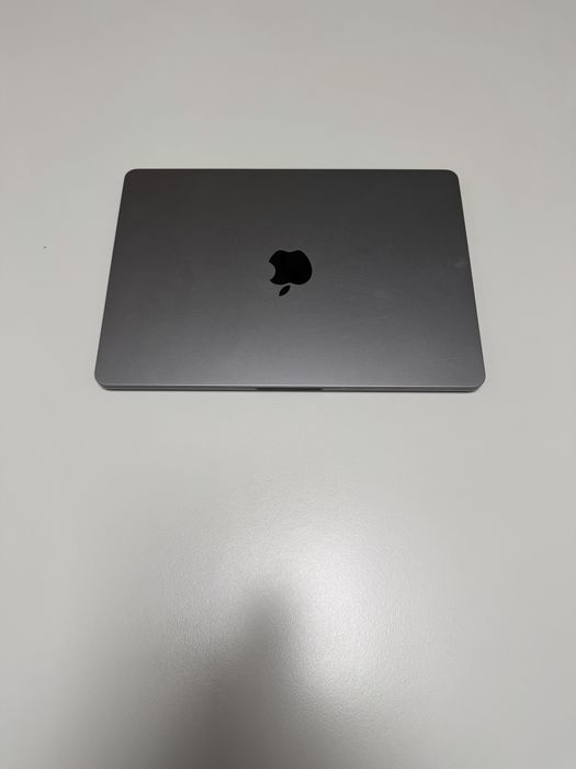 Macbook air 13” M2
