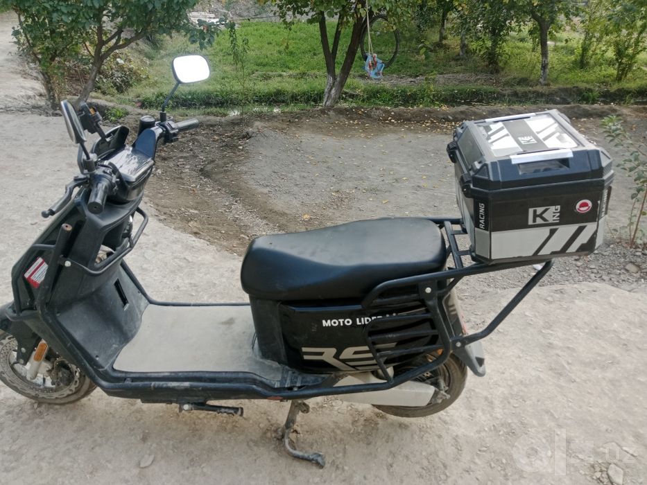 Moto lider sukuter