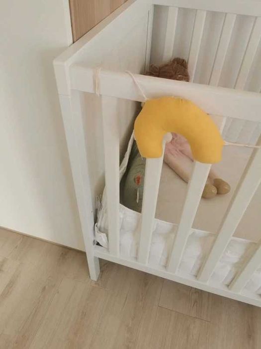 Pătuț IKEA alb și saltea din spumă IKEA – stare foarte bună