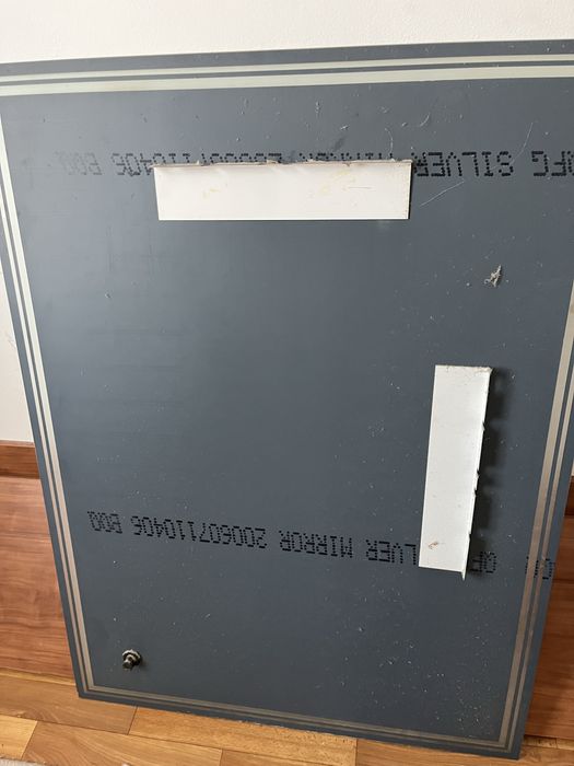 Зеркало с креплениями