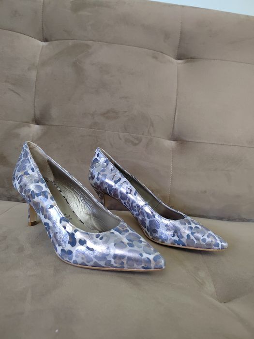 Продам новую обувь. Размеры 36, 37.  Франция, Италия.