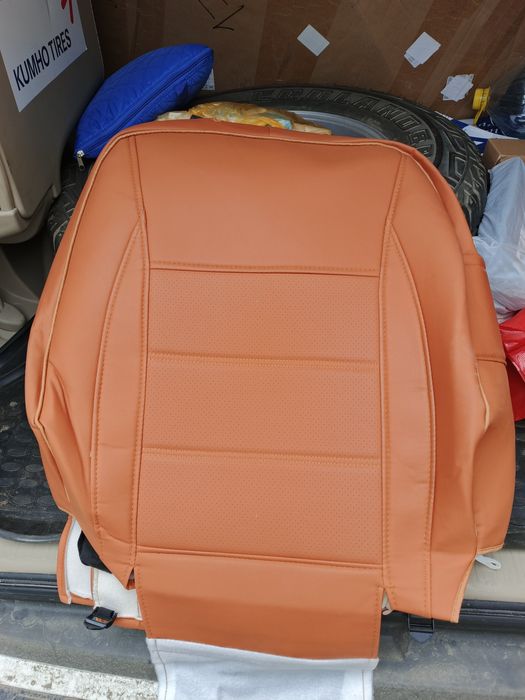 Продам новый комплект авточехлов