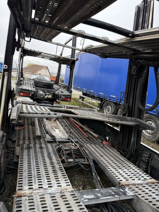 VAND  Transportor Remorca LOHR 8/9 pozitii