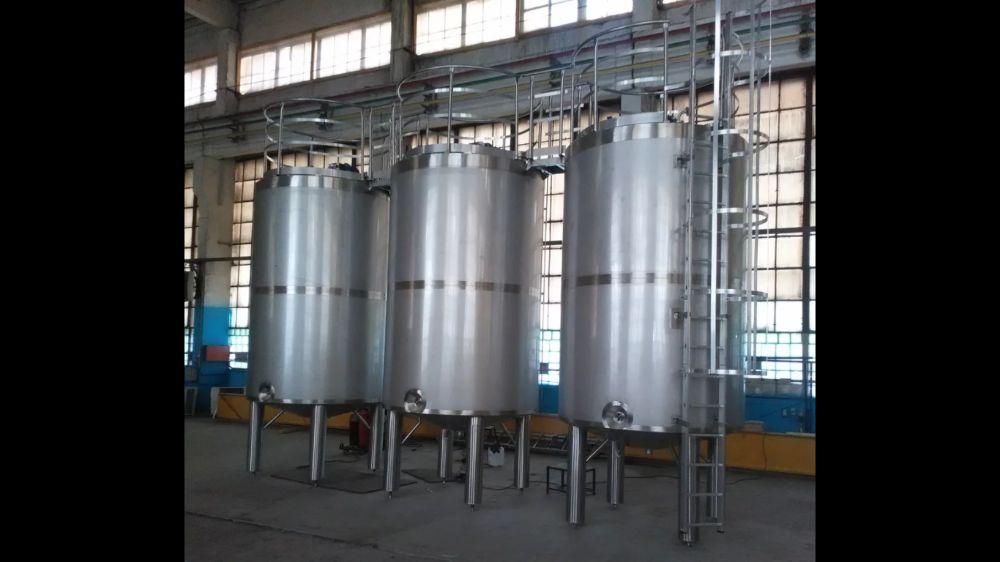 Емкости из  нержавейки под заказ любого вида .Монтаж труб с подувом