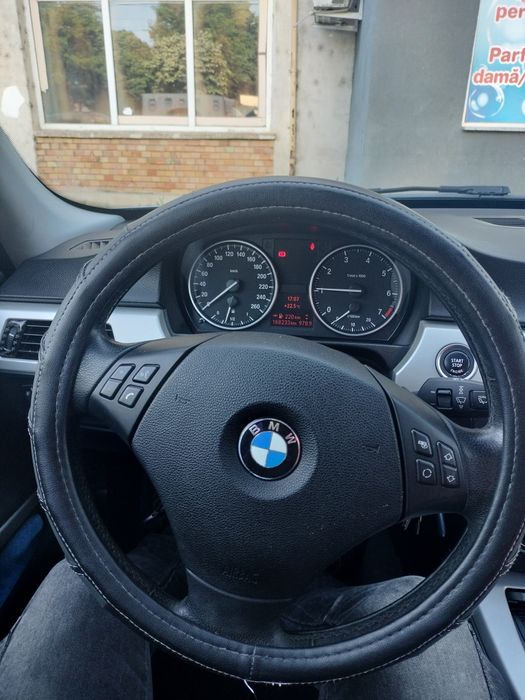 BMW 318i an 2010
