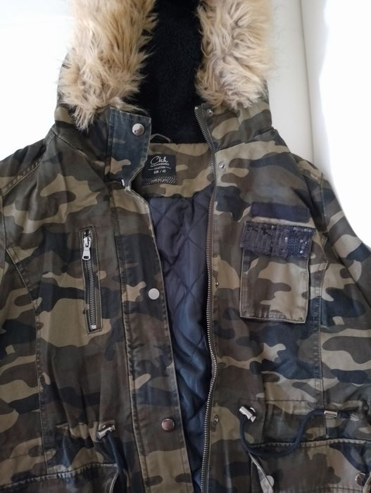 Vând  haina parka,sport/fashion, că noua, produs calitate.