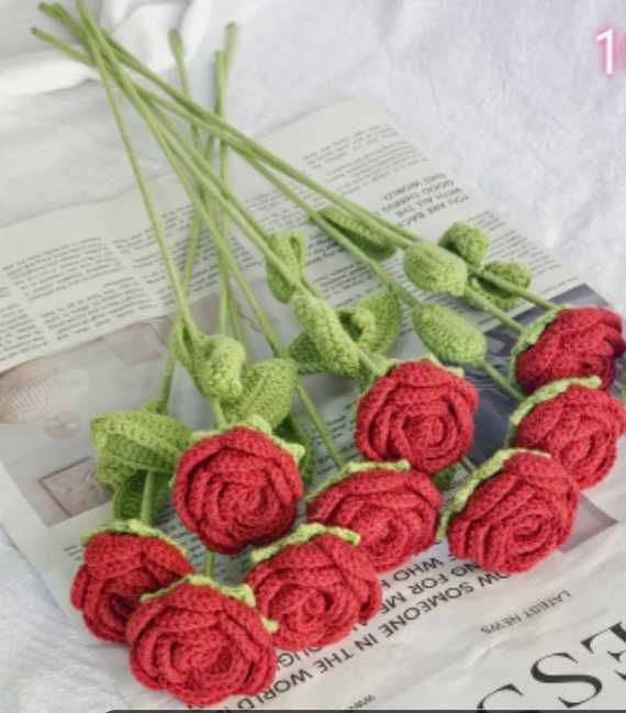 Ръчно плетени цветя и сапунени рози