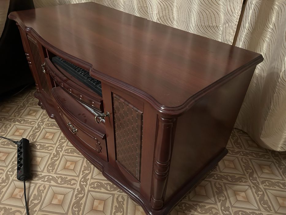 Тумба под телевизор