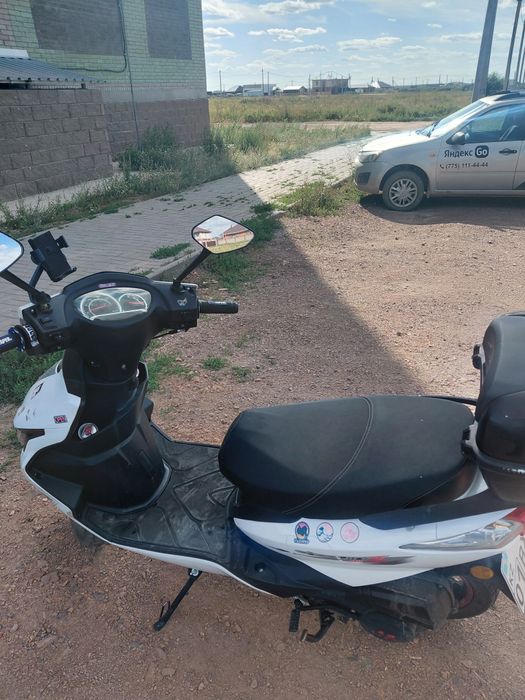 Продам скутер м8