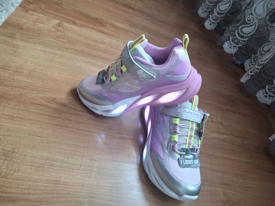 Skechers Cosmic glow