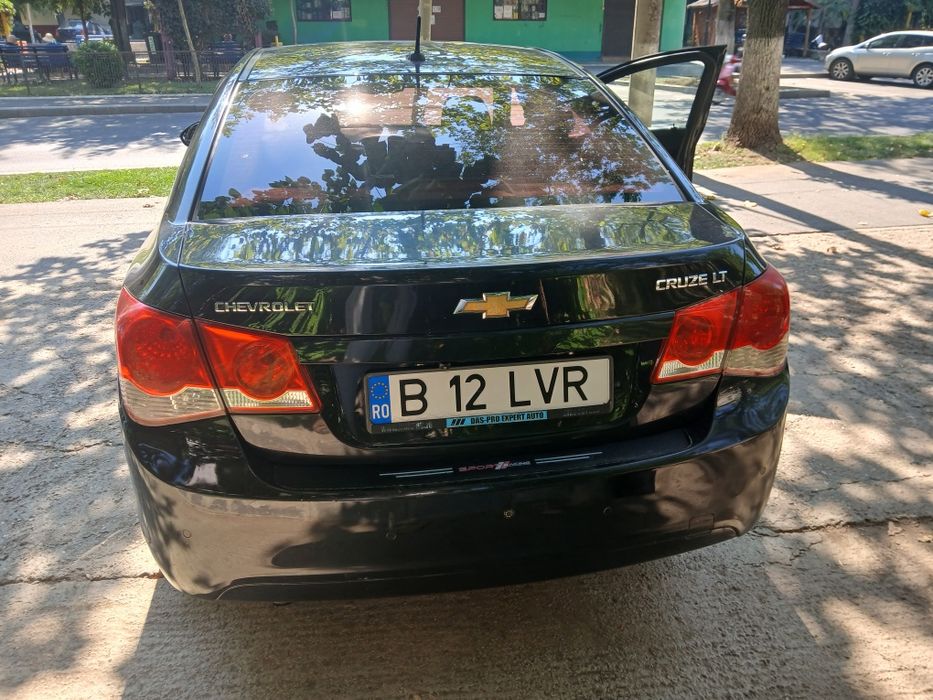 Vând chevrolet cruze