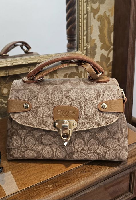 Poșetă Coach New York – nouă