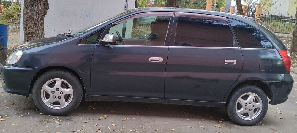 Автомобиль Тойота Nadia