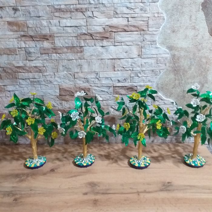 Деревья из бисера