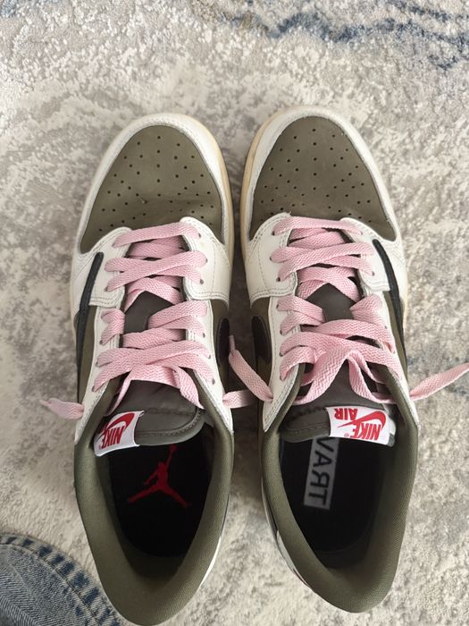 Jordan 1 Travis Scott Mid Olive