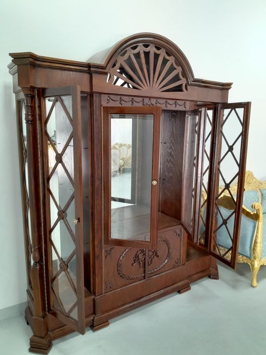 Новый Посудный шкаф