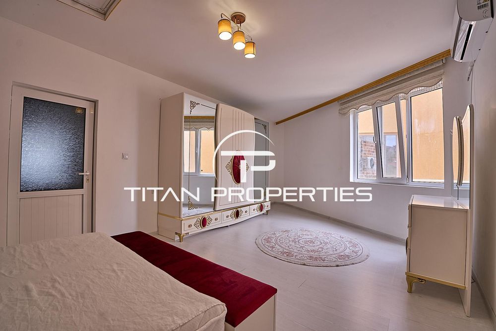 Тристаен апартамент под наем в Център