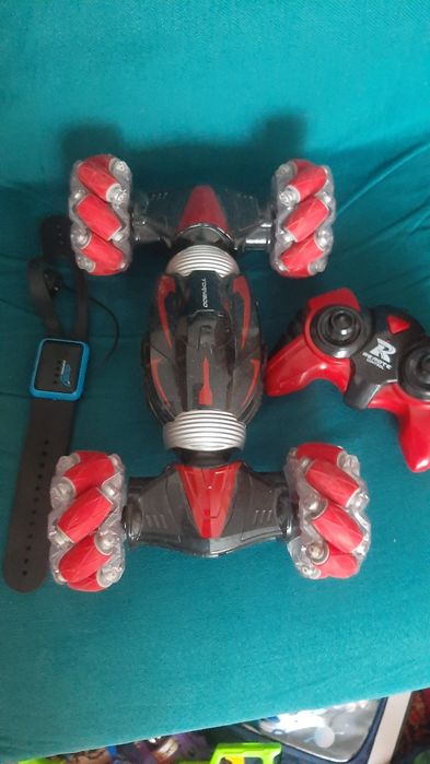 Продам машину на пульте