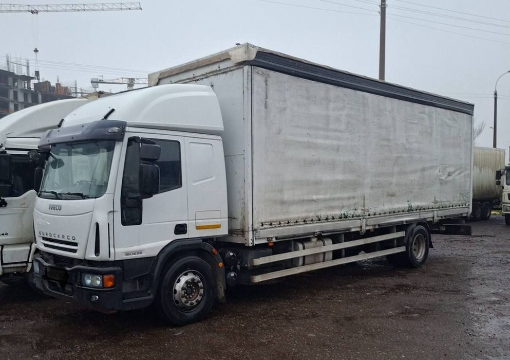 Kuzof sotiladi 60 kuba