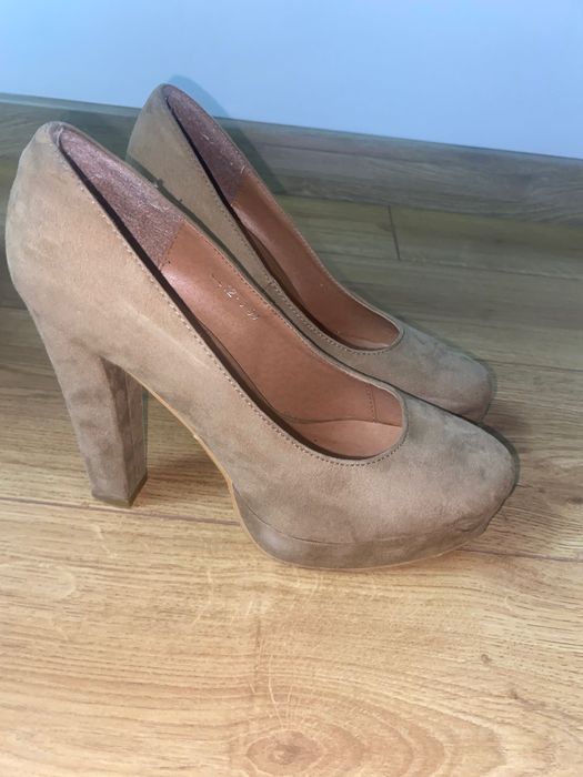 Pantofi cu toc piele întoarsă 38