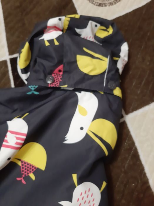 Продам ветровку на девочку