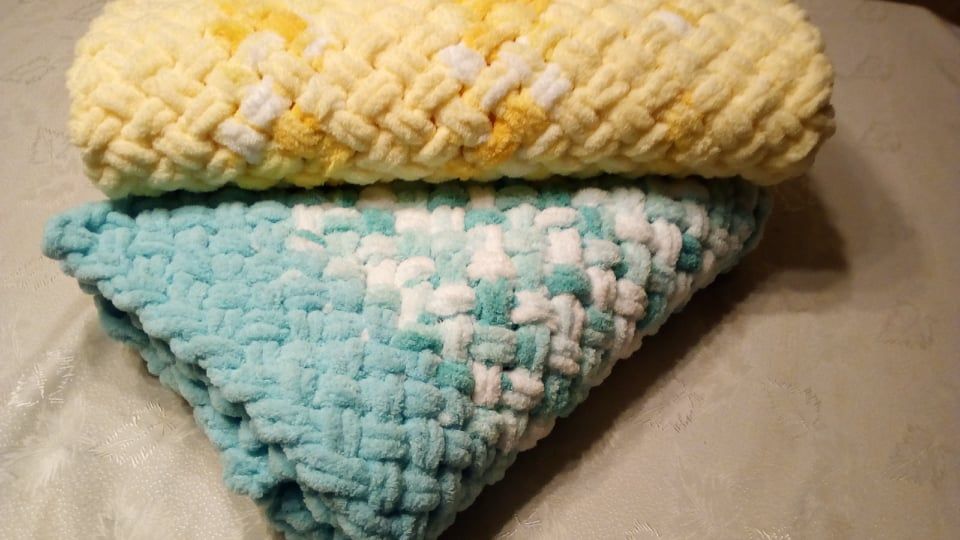 Бебешки одеяла, ръчно плетени
