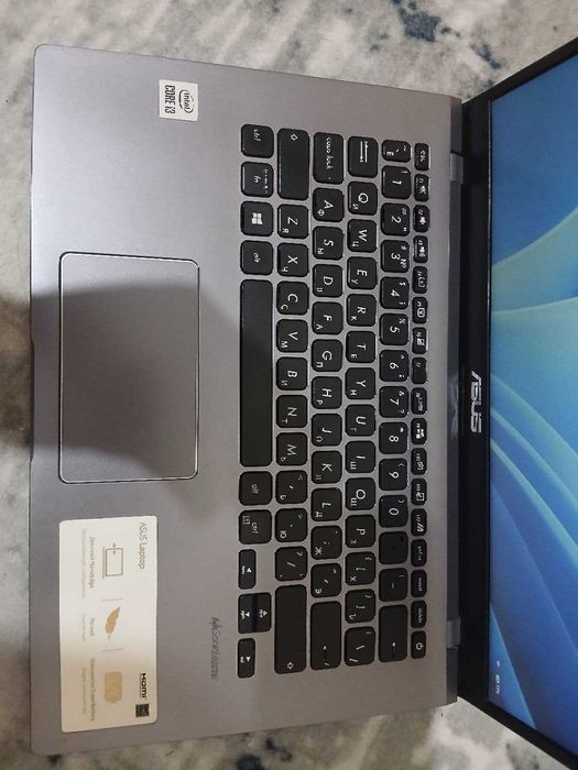 Noutbuk ASUS yangi