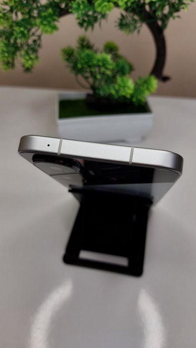 POCO F7 12/256GB Silver • Гаранция 11.2027 • Като нов + калъфи