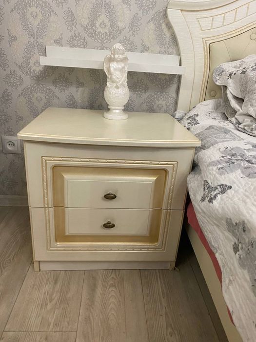 Продам спальный гарнитур