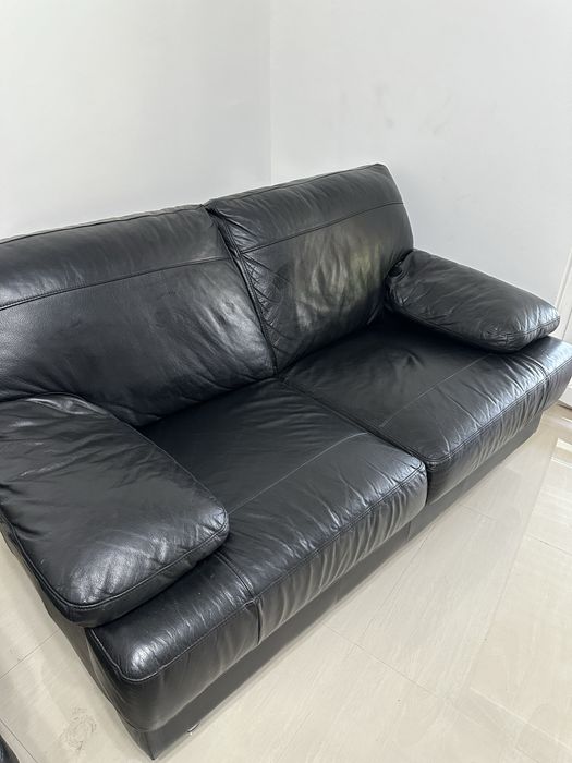 Vând 2 canapele de piele și 1 fotoliu - stare f bună