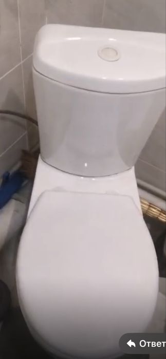 Унитаз рабочий белый