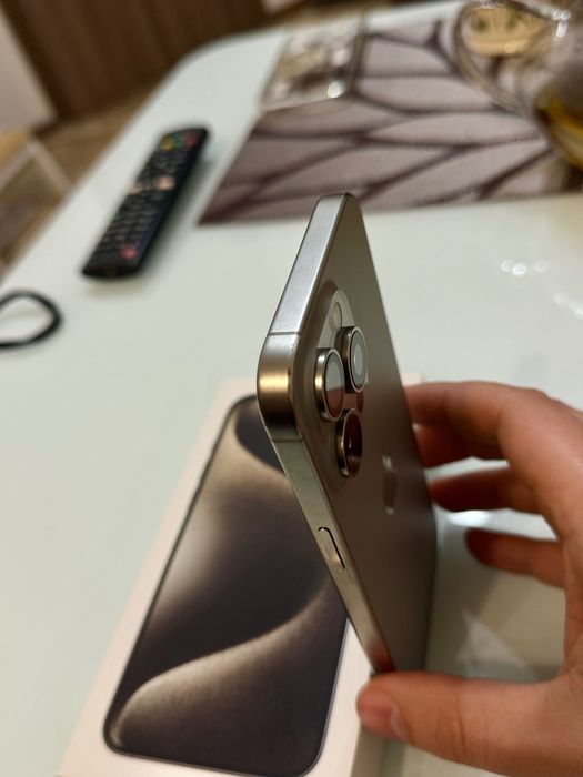 iPhone 15 Pro max 1000 GB - Natural Titanium