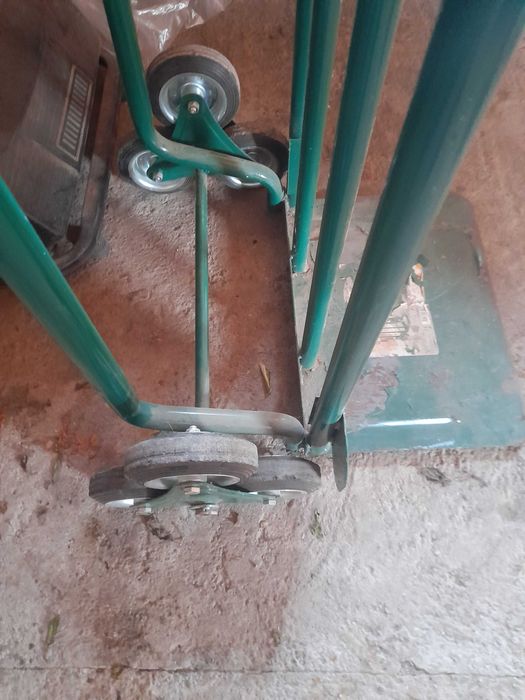 Количка за стълби