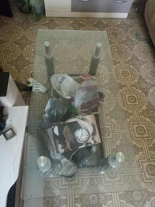 Стеклянный столик самовывоз