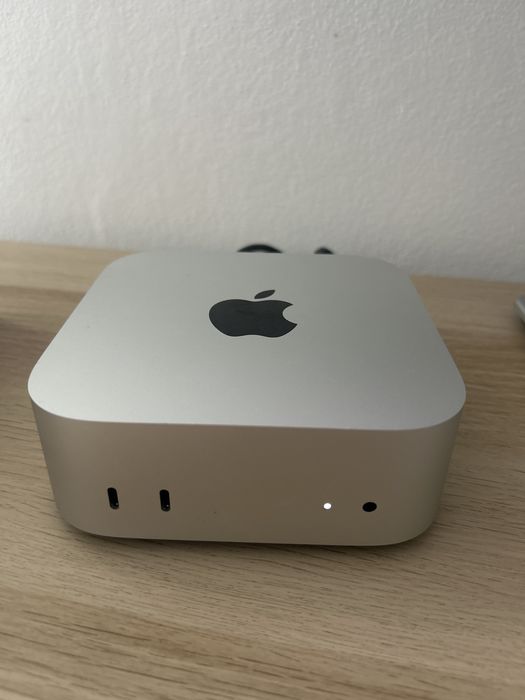 Mac Mini M4 16GB 256GB + Dell U2724DE 27” 2K + Magic Keyboard + Magic Mouse