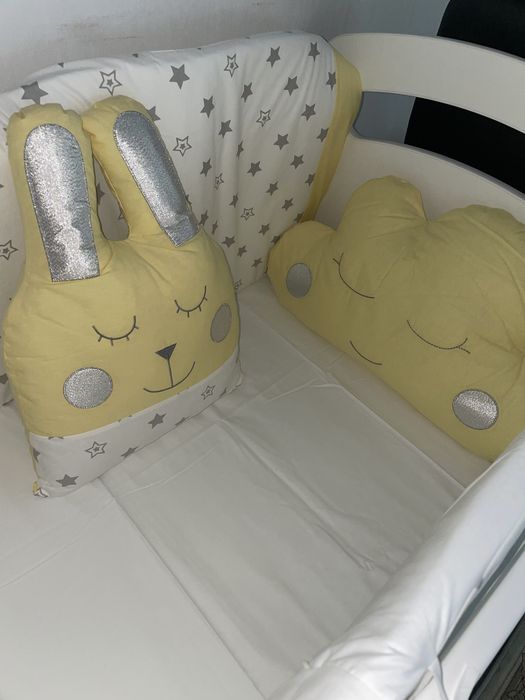 Детская кроватка с маятником