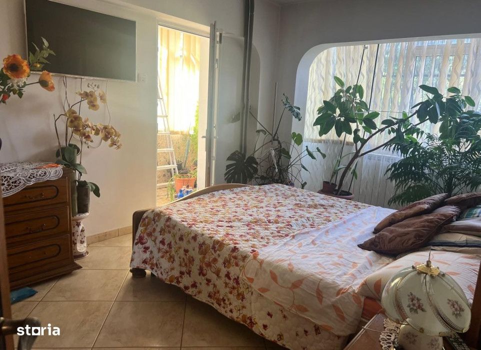 Apartament 3 camere Podul de Fier , 70 metri, etaj 1 Cod:163220